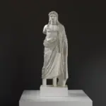 Replik der Statue von Dionysos 2, die den Gott des Weines darstellt.