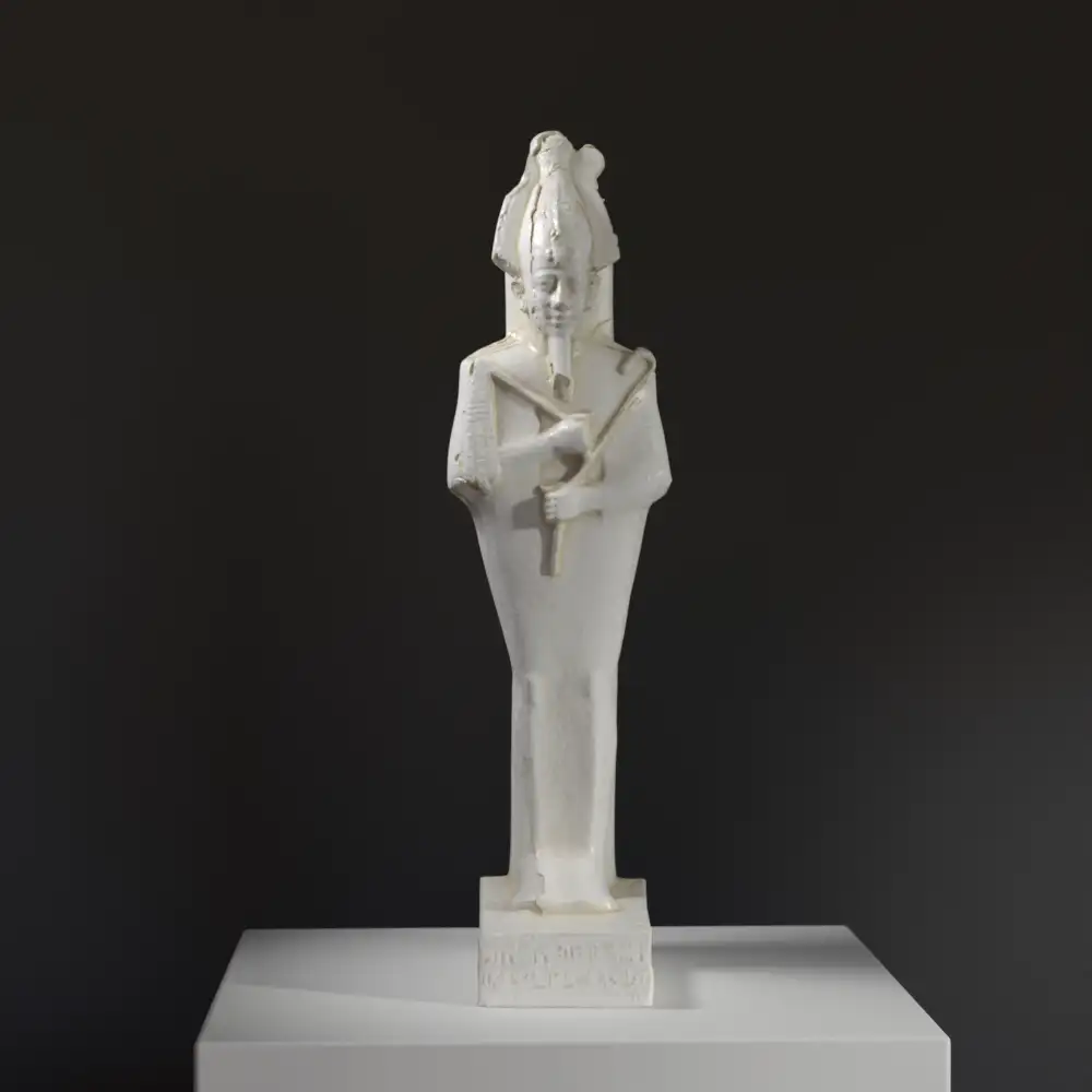 Statue von Osiris in mumienförmiger Haltung.
