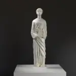 Skulptur der Terpsichore, die Muse des Tanzes aus der griechischen Mythologie.