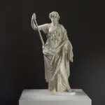 Skulptur der Thalia, Muse der Komödie, aus hochwertigem Harz gefertigt.