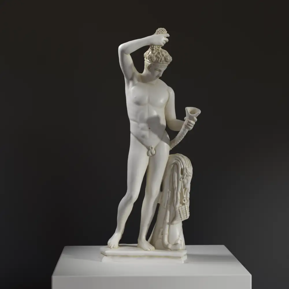 Replik der Skulptur des gießenden Satyrs aus dem 2. Jahrhundert n. Chr.