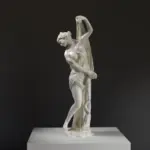Replik der Venus Callipyge im Louvre Paris