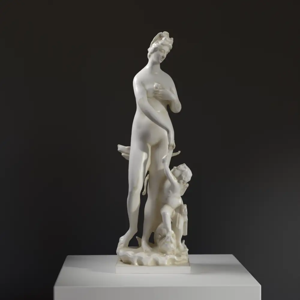 Replik der Skulptur von Venus und Amor, die die Göttin der Liebe und ihren Sohn darstellt.