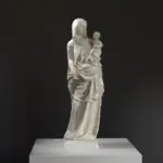 Skulptur von Maria mit dem Kind, detailreiche Replik aus hochwertigem Harz.