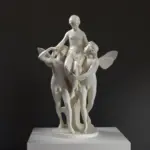 Skulptur von Psyche und den Zephyren, die die Rettung von Psyche durch die Zephyren zeigt.