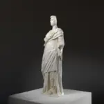 Büste der Statue einer Frau 2, detailreiche Darstellung mit Marmor- und Bronze-Patina.