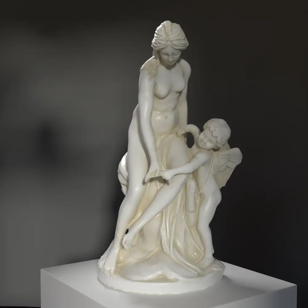 Skulptur von Venus, die Cupid das Bogenschießen lehrt, aus hochwertigem Harz.