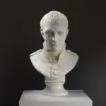 Büste von Napoleon Bonaparte aus hochwertigem Harz mit Marmor- und Bronze-Patina-Effekt.