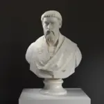 Skulptur des Heiligen Apollinaris in fließenden Gewändern.
