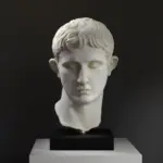 Büste des bronzenen Kopfes von Augustus in detailreicher Ausführung