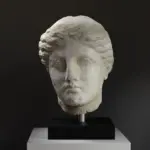 Detailreiche Büste eines griechischen Marmorweiblichen Kopfes aus dem 4. Jahrhundert v. Chr.