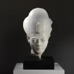Büste von König Amenmesse, eine Replik der antiken ägyptischen Kunst.