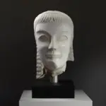 Büste des Kouros aus hochwertigem Harz mit raffinierter Patina.