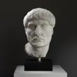 Büste eines männlichen Porträts mit Details von Stärke und Weisheit.