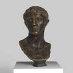 Busto de Druso el Mayor en resina con acabado de mármol y bronce.