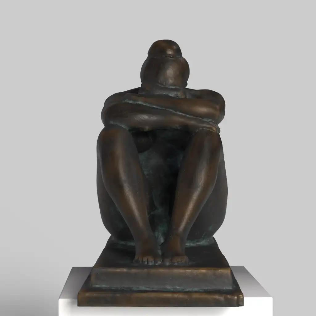 Réplica de la escultura 'La Nuit' en resina con efecto de pátina de mármol y bronce.