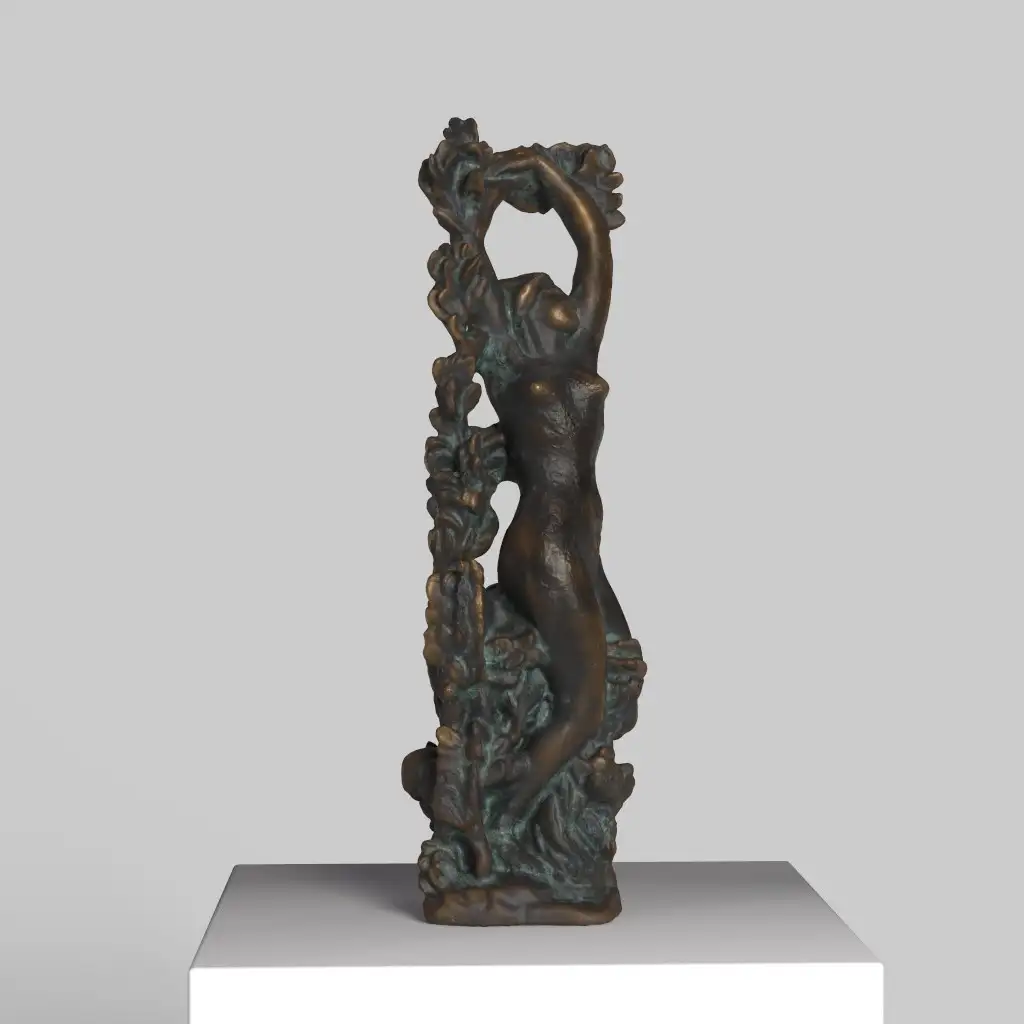Escultura de Dafne transformada en Laurel, mostrando detalles de la figura y su transformación.