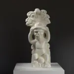 Escultura de Kaminaljuyu sobre una criatura acuática.