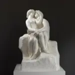 Escultura de Ternura en el Musée des Beaux-Arts de Lyon, mostrando a dos jóvenes amantes en un momento de afecto.