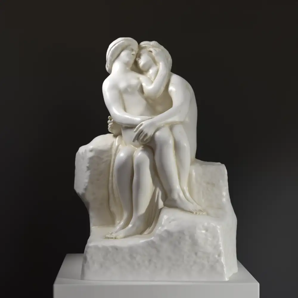 Escultura de Ternura en el Musée des Beaux-Arts de Lyon, mostrando a dos jóvenes amantes en un momento de afecto.