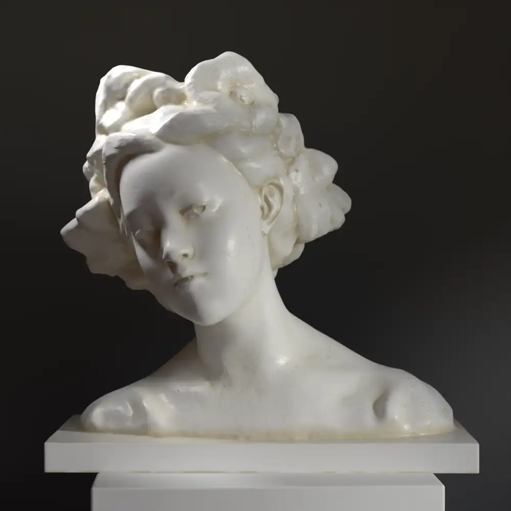 Busto de Juventud en resina con acabado de pátina.