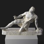 Escultura del Hombre Galo Colapsado en resina con pátina de mármol y bronce.