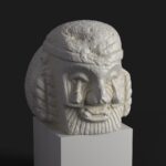 Busto del Hombre Enucleado con detalles finos y efecto de pátina.