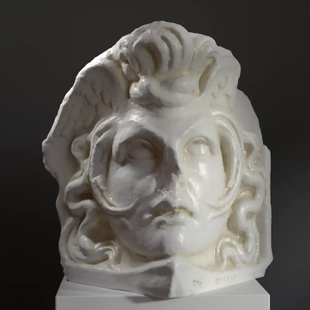 Busto de la Piedra de Acroterio con el rostro de Medusa.