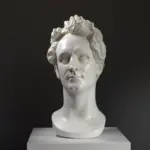 Busto de Alphonse de Lamartine en resina con acabado de mármol y bronce.