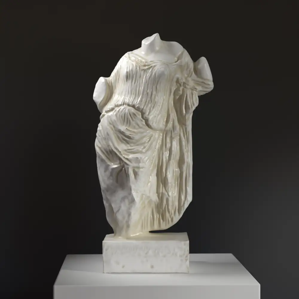 Escultura de Afrodita de Gortyn en resina con acabado de mármol y bronce.