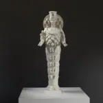 Escultura de Artemisa de Éfeso en resina con efecto de mármol y bronce.
