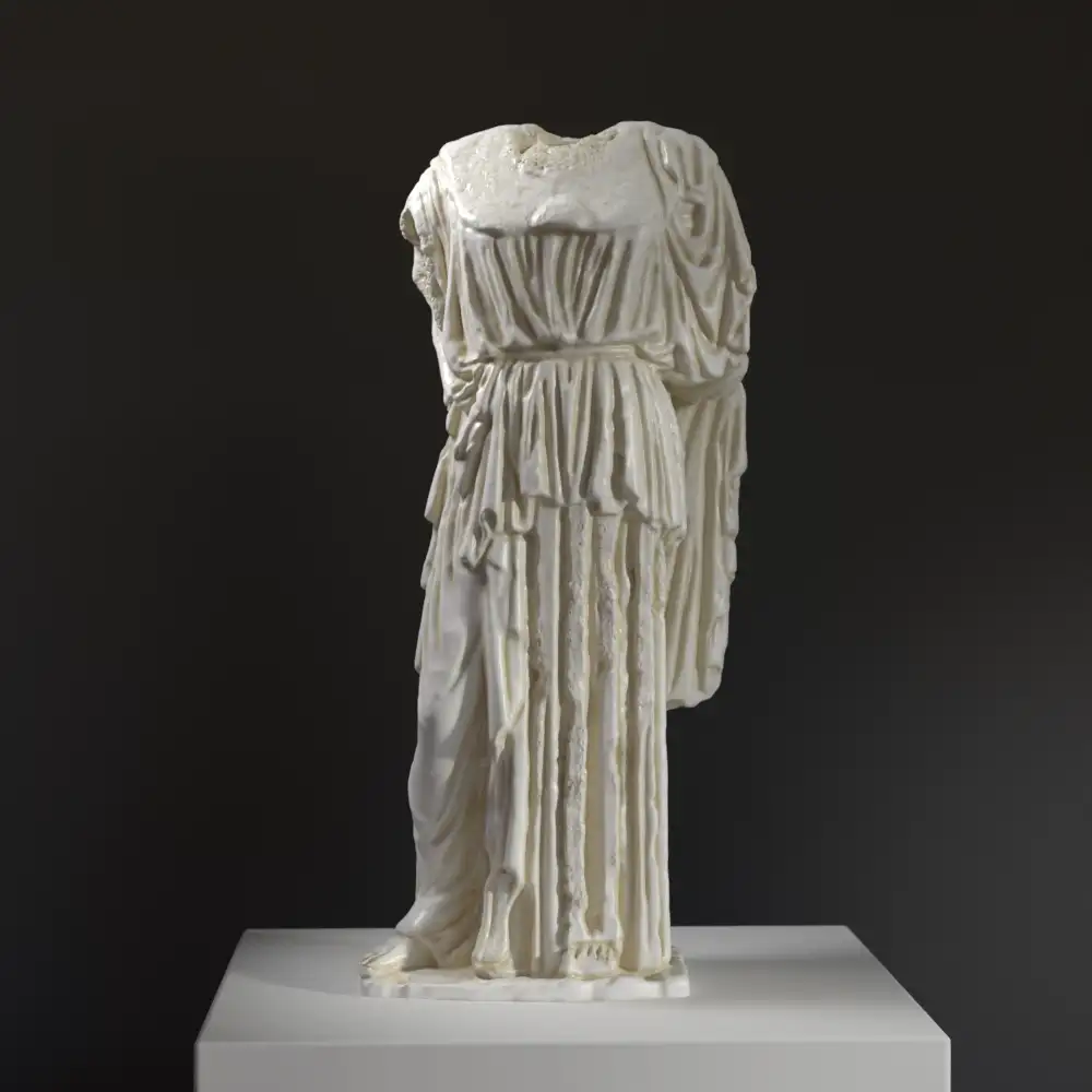 Escultura de Atenea, Minerva de Ingres, en el Louvre de París.