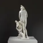 Escultura de Venus Capitolina en El Louvre de París, réplica en resina.