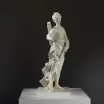 Réplica de la Escultura del Compañero de Diana III en el Louvre, París, Francia.