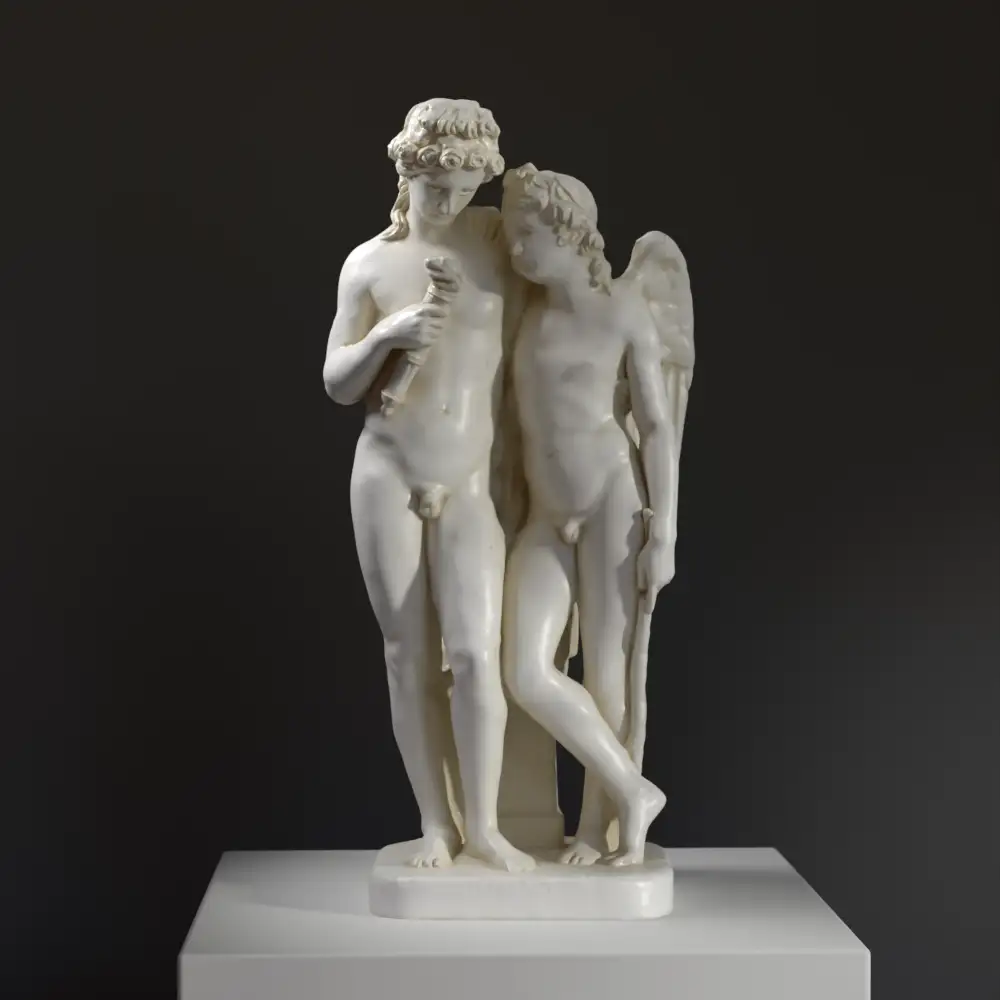 Escultura de Cupido encendiendo la antorcha de Himeneo en el Museo Británico de Londres.