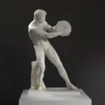 Escultura del Lanzador de Disco, réplica de Mathieu Kessels.