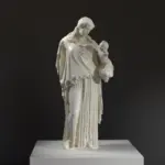 Escultura de Eirene y Ploutos, representación de la paz y la riqueza en la antigüedad.