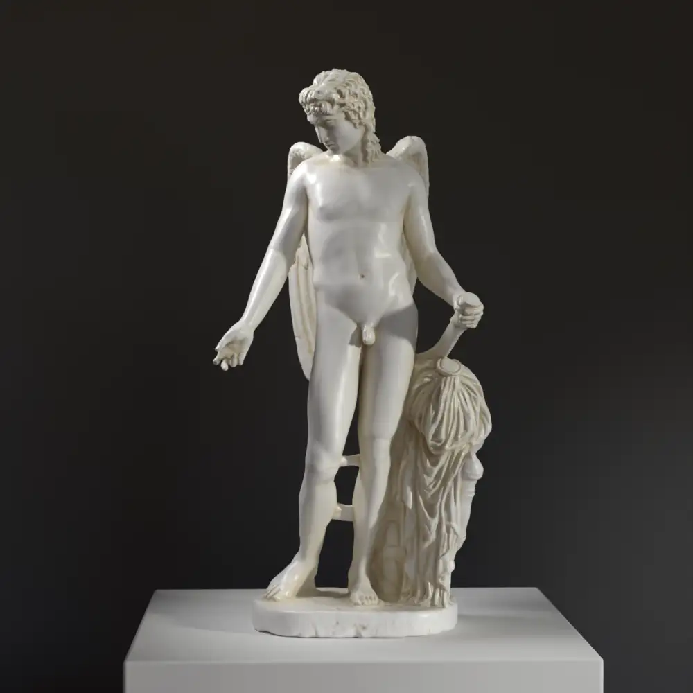 Escultura de Eros de Centocelle en resina con efecto de pátina de mármol y bronce.