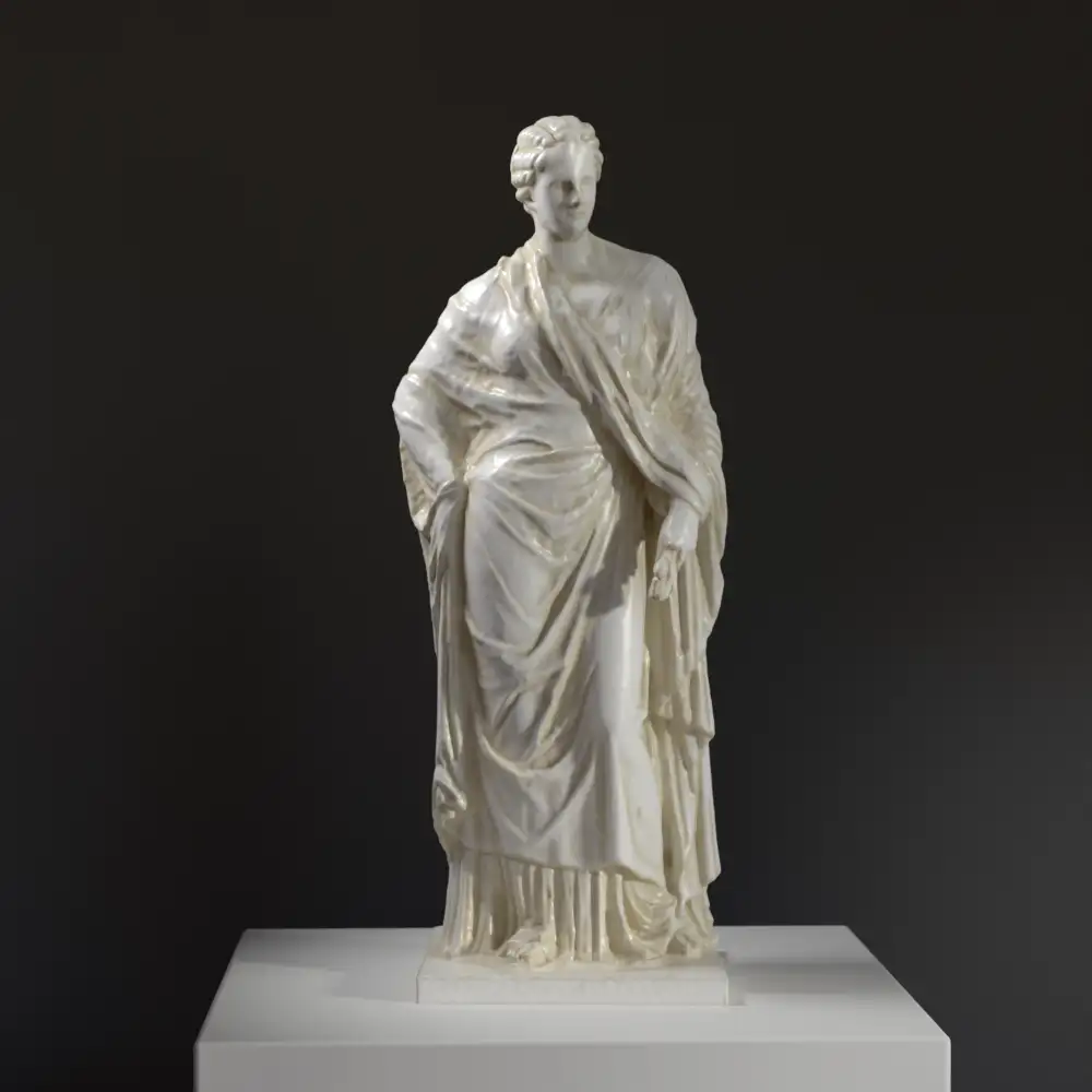 Escultura de Faustina en el Palacio de Versalles, Francia, en resina con pátina.