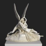 Escultura de Psique Revivida por el Beso de Cupido en el Louvre de París.