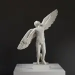 Escultura de Ícaro en el Museo Británico de Londres, mostrando alas de cera.