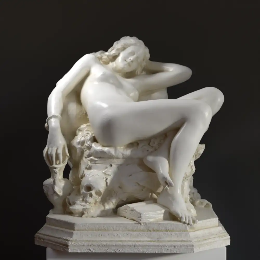 Escultura de L'Orgia, réplica de Torquato della Torre.