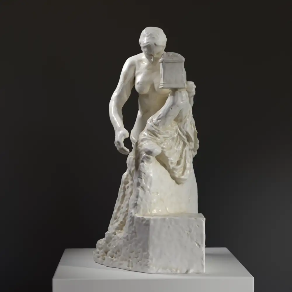Escultura de la Musa del Monumento a Whistler, mostrando detalles de la figura y el altar.