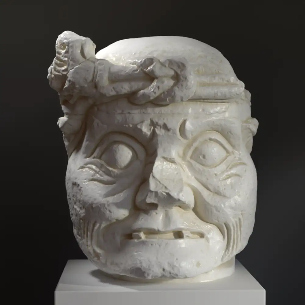 Busto del Viejo Pawahtuun, escultura maya en resina.