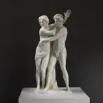 Escultura de los Dioses del Río en resina con acabado que imita mármol y bronce.