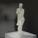 Busto de los Espíritus Funerarios de la Tumba de Chabot en resina con efecto de pátina.