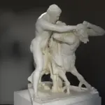 Escultura del Grupo de Hércules matando al Centauro Neso, mostrando a Hércules y el Centauro Neso en un momento dramático.