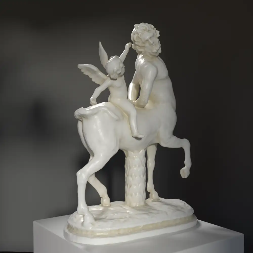 Escultura del Viejo Centauro atormentado por Eros, mostrando un centauro en un estado de ansiedad.