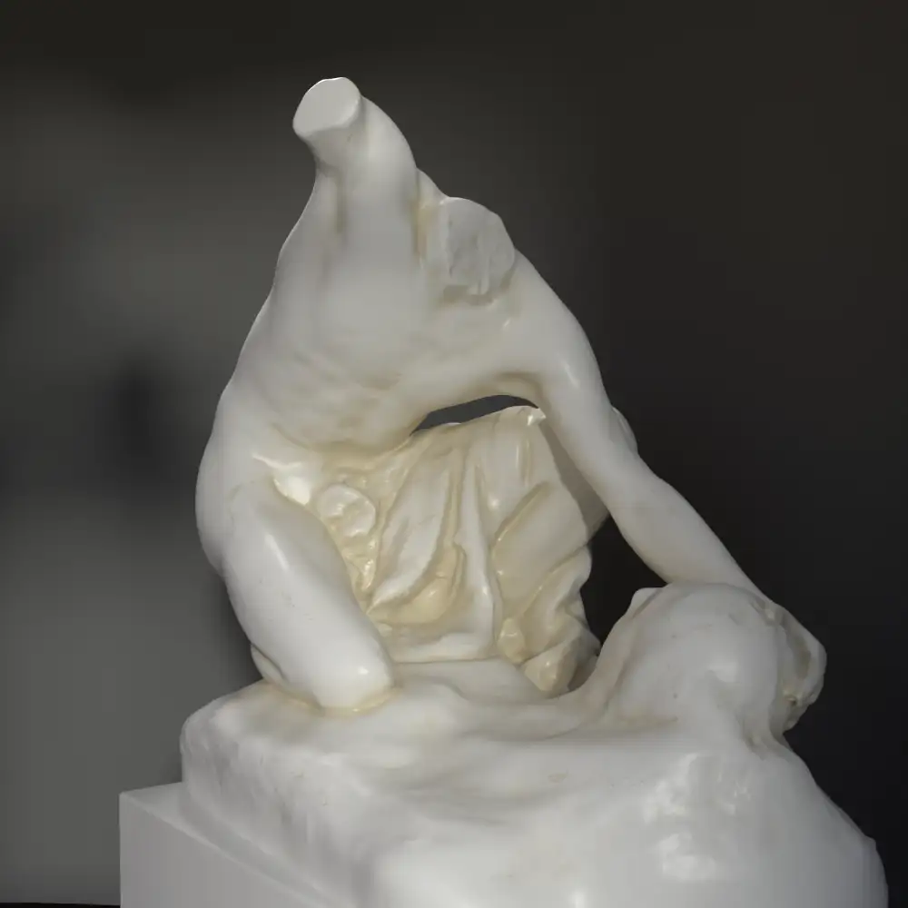 Escultura del Excavador en resina con efecto de pátina.