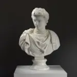 Busto de un Hombre en resina con acabado de mármol y bronce.